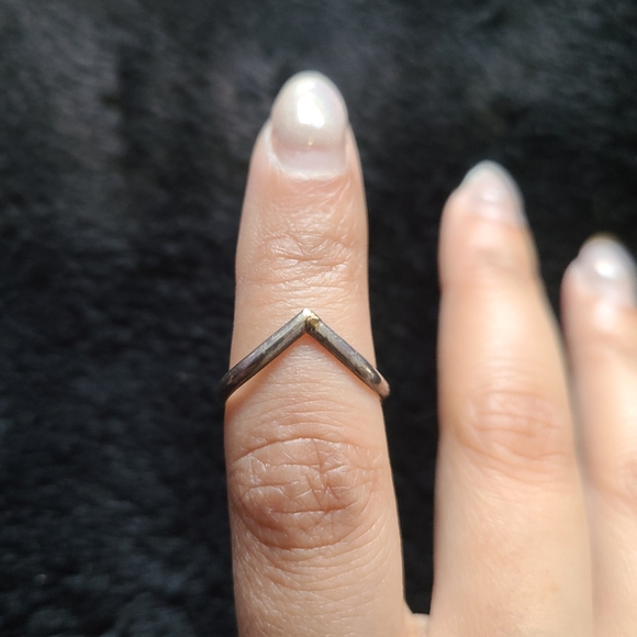Sterling silver chevron ring - Picture 2 of 4